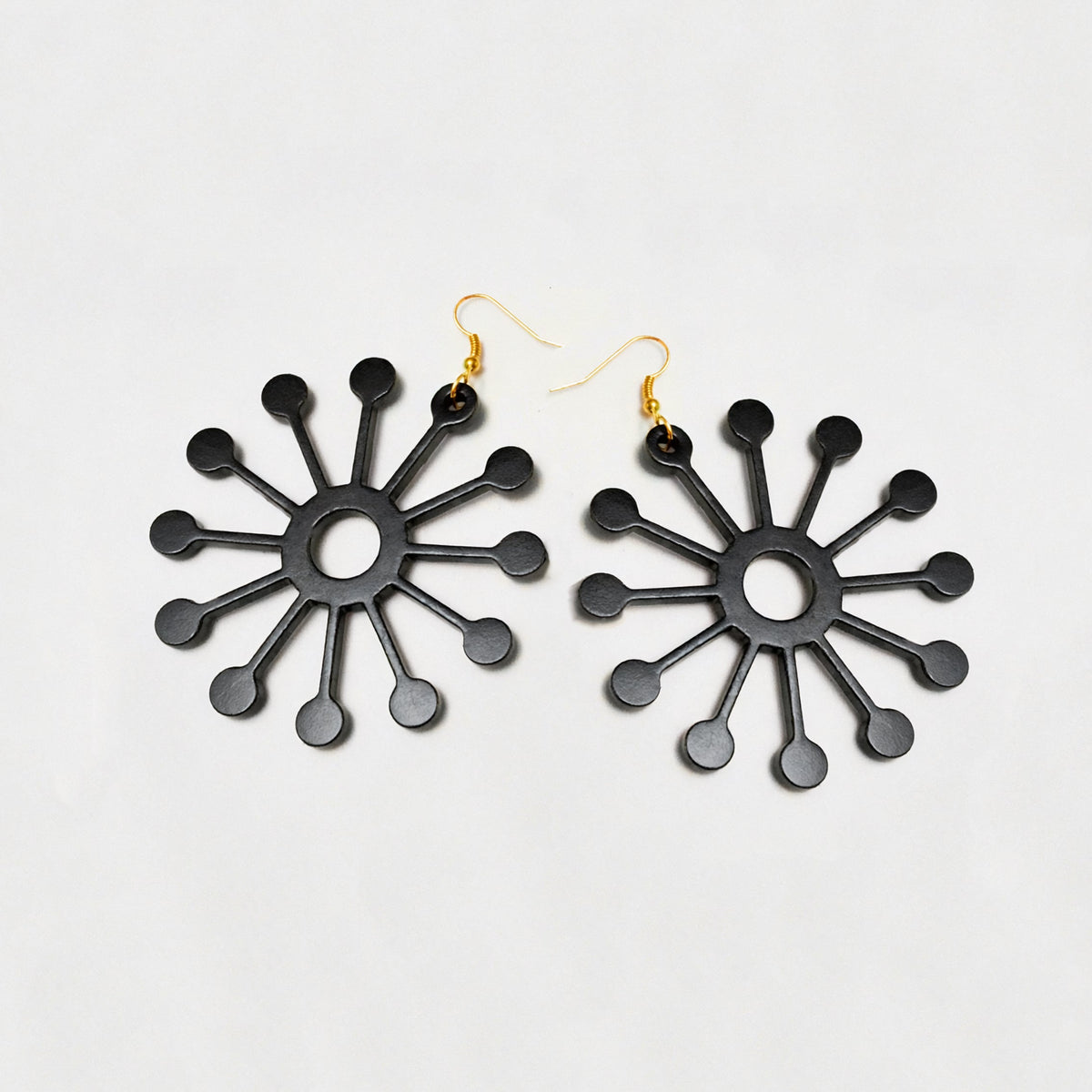 Sun-Rays Earrings - Everything Around Me (Black) - Earrings