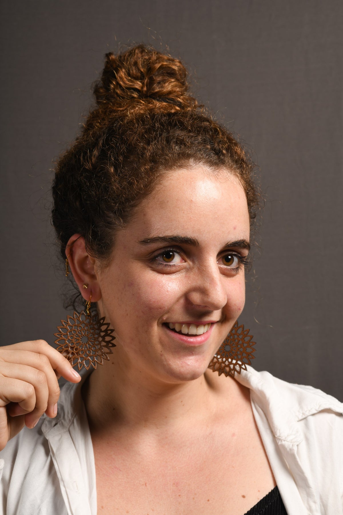 The Small - The Flower Series - Wood Brown model photo