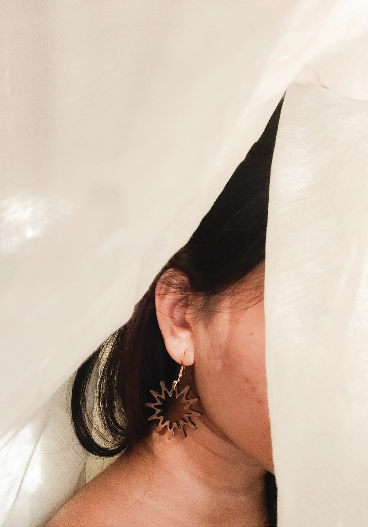 The Tiny - The Flower Series - Wood Brown model photo