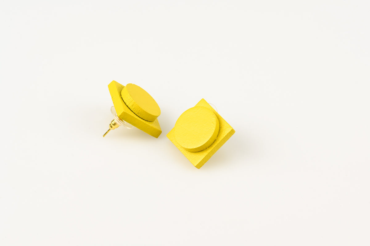 Squacle - Yellow studio image