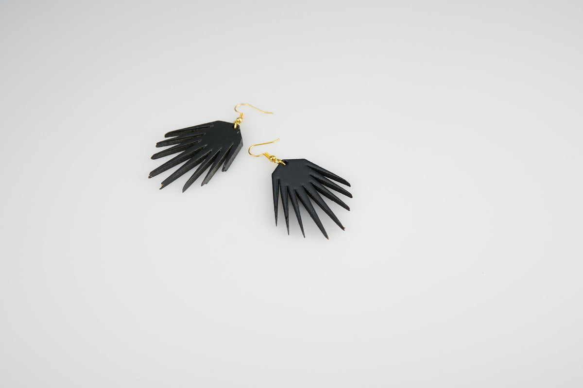 Splash Earrings - Everything Around Me (Black) - Earrings