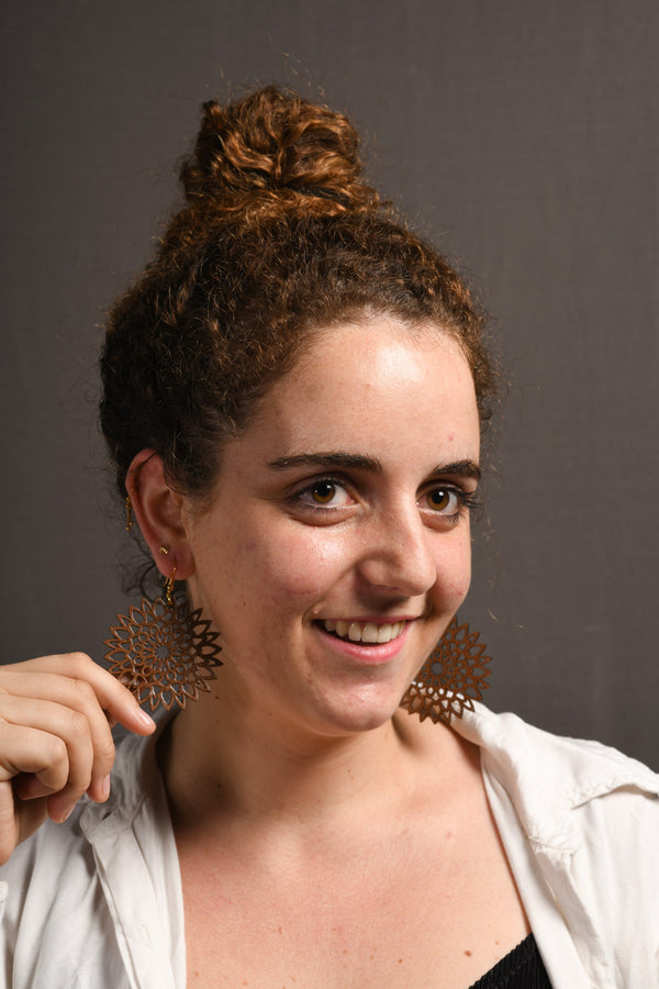The Small - The Flower Series - Wood Brown model photo